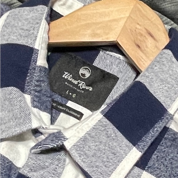 Men’s Large Wind River Flannel shirt - Picture 2 of 3
